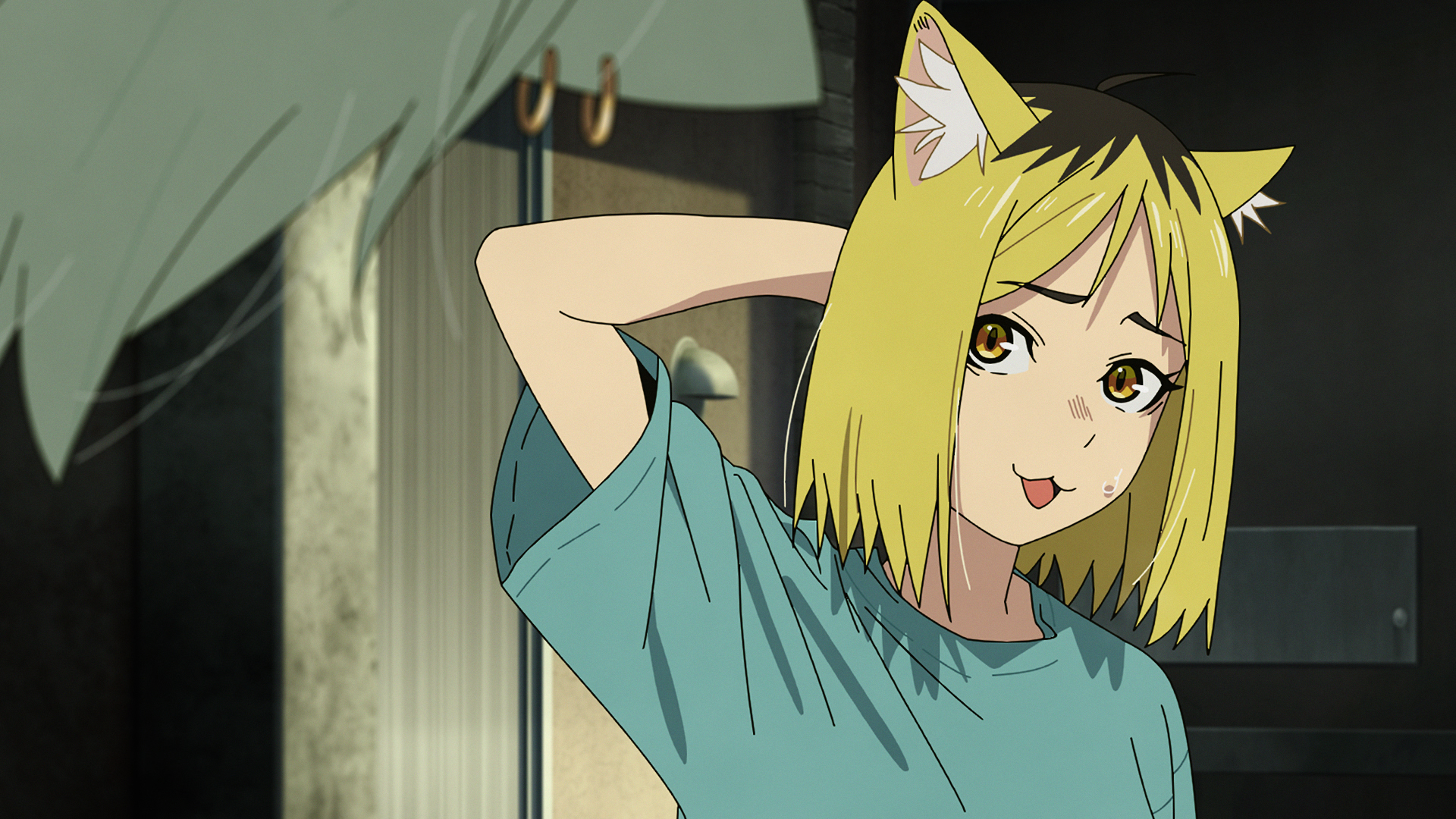 アニメ『ヤニねこ』第2話で部屋の中で至福の表情でタバコをふかすヤニねこの公式場面カット